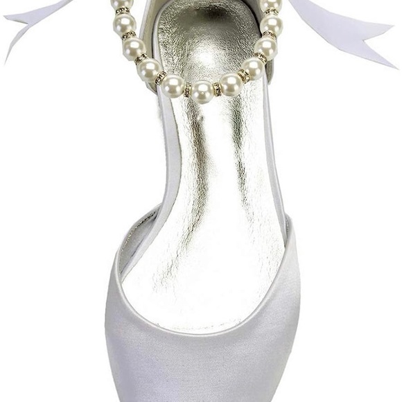 White satin wedding shoes - Picture 3 of 5